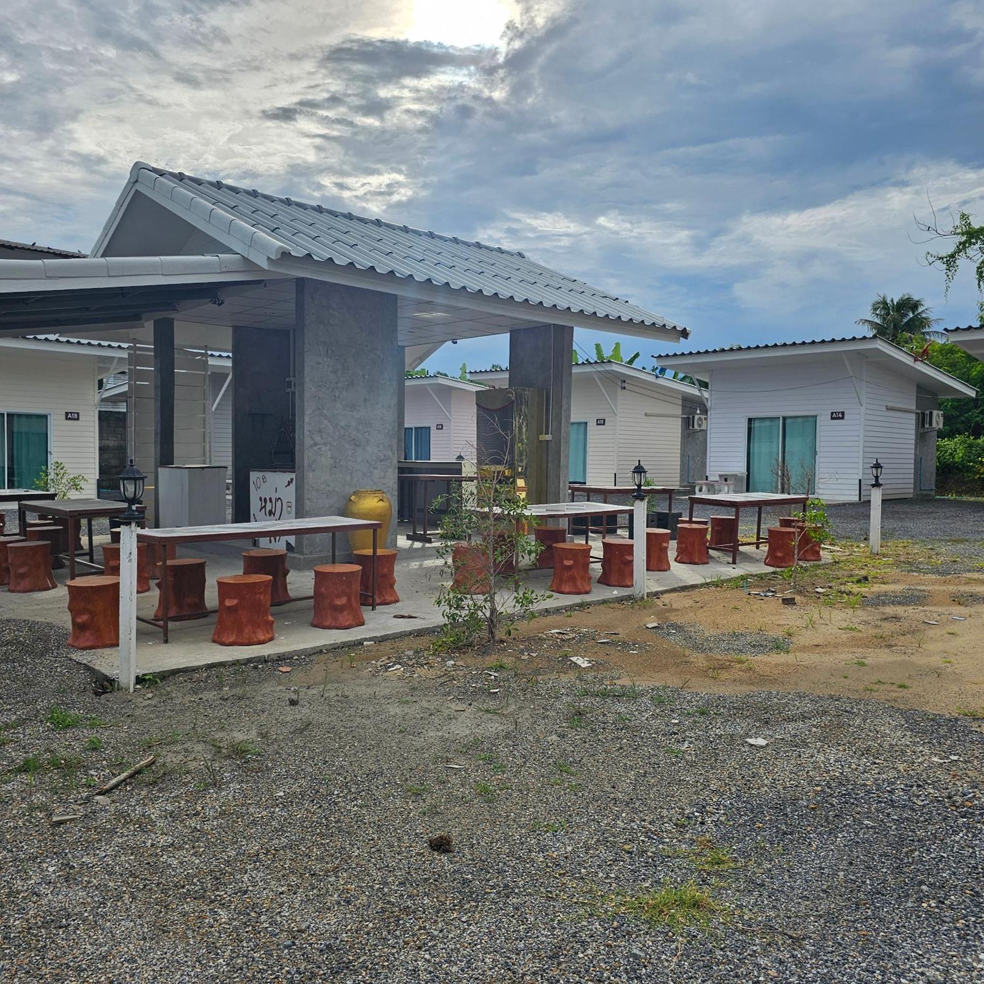 Bansuan Inthanon Resort -Classic House Chom Thong Extérieur photo